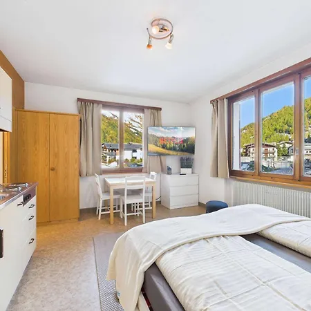 In Quiet And Centrally Located Apartment *