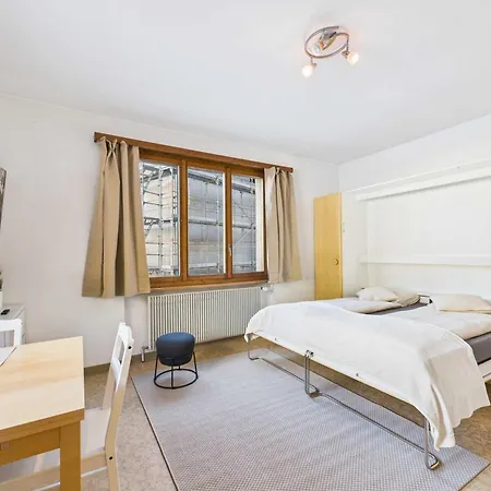 아파트 In Quiet And Centrally Located *